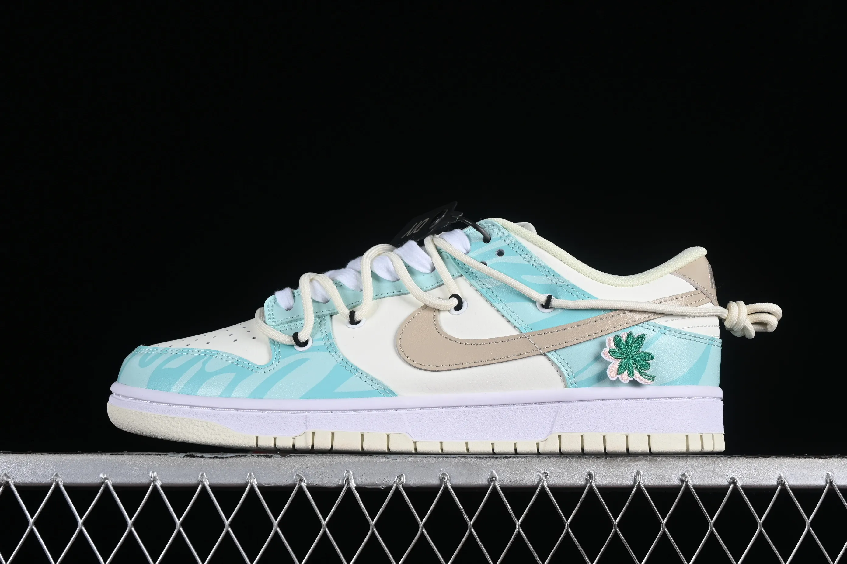 All categories Nk SB Dunk series Nk SB Dunk Low low-top sneakers Nk Dunk Low Retro Panda Prank Tiffany Green Four-leaf clover SB strap low-top casual sneakers DJ6188-100
